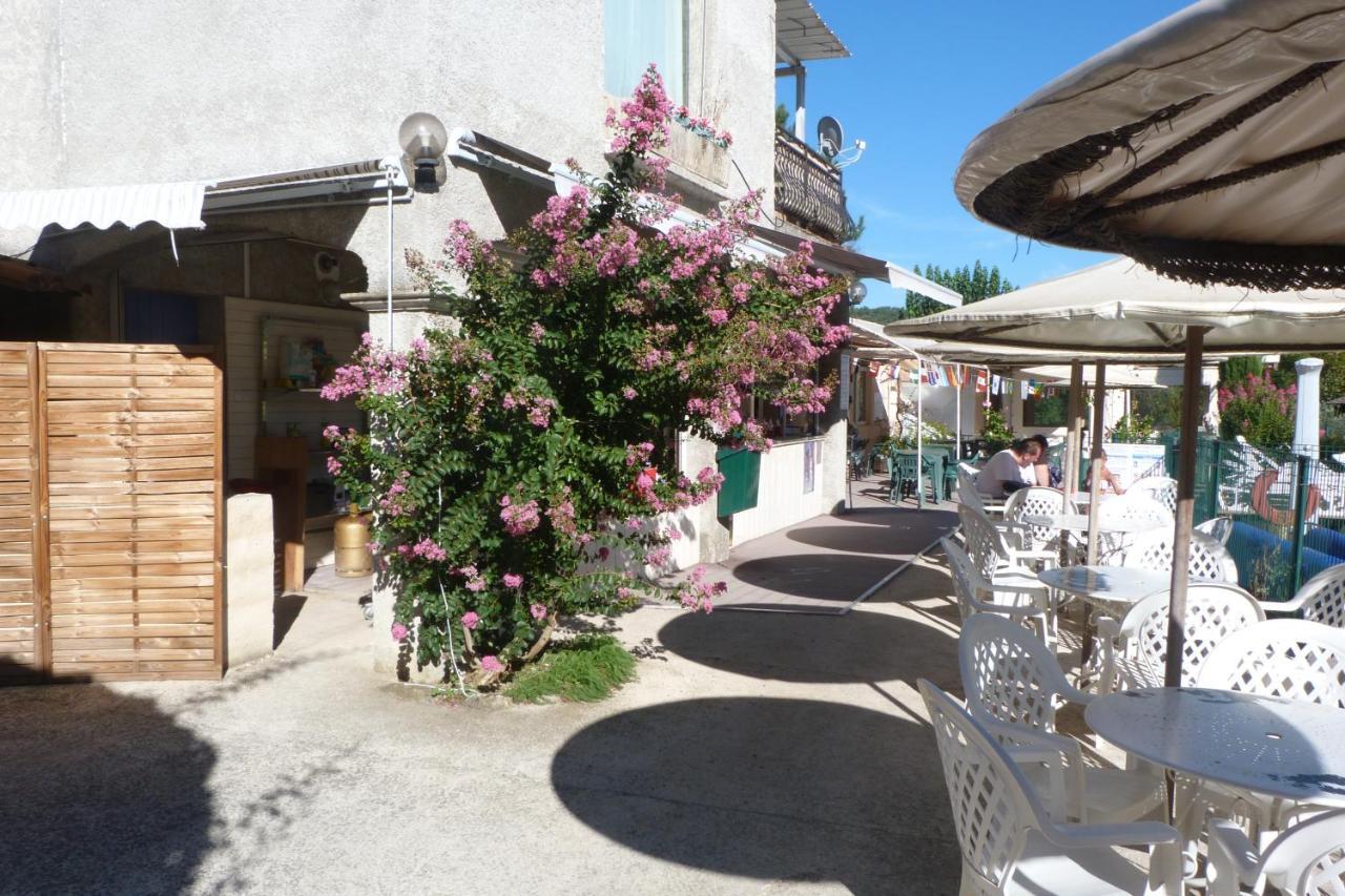 Camping L'Eau Vive Hotel Dauphin Exterior photo