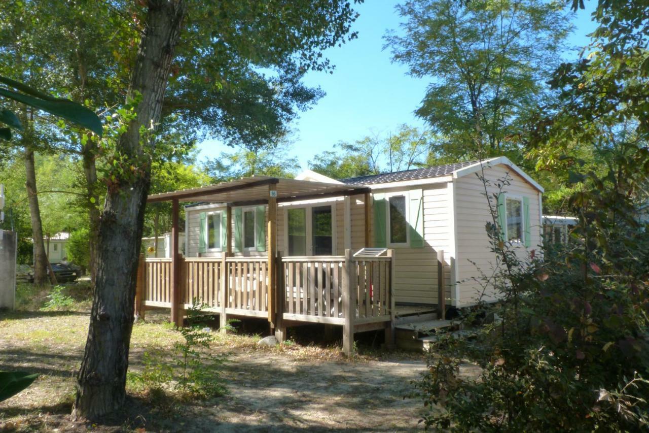 Camping L'Eau Vive Hotel Dauphin Exterior photo