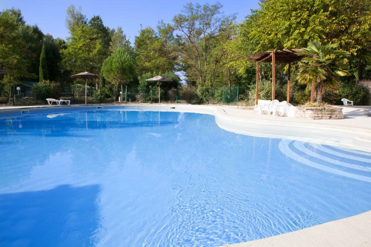 Camping L'Eau Vive Hotel Dauphin Exterior photo