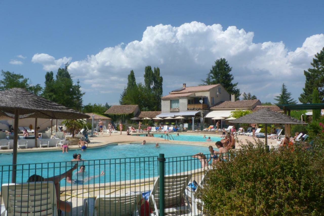 Camping L'Eau Vive Hotel Dauphin Exterior photo